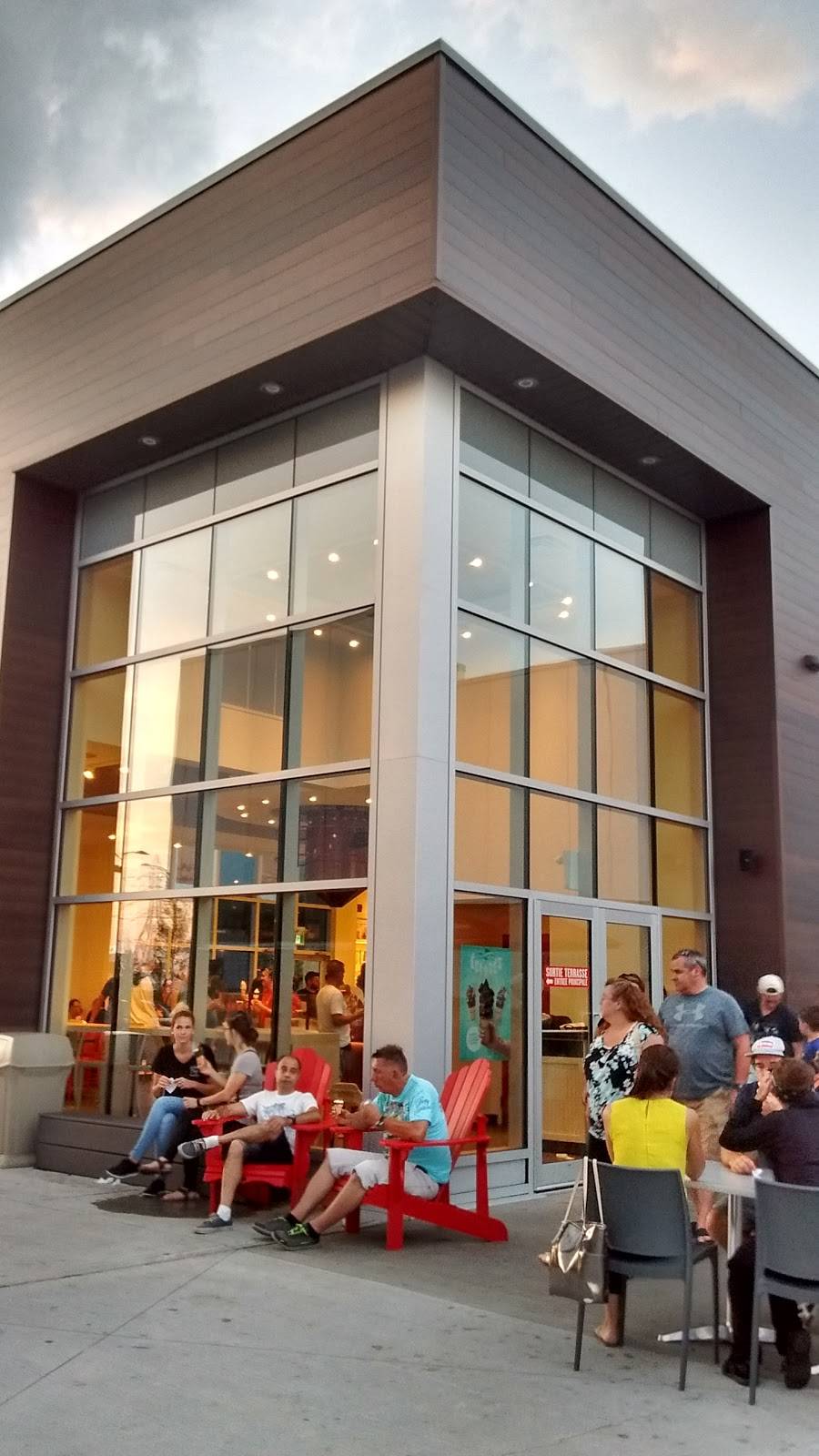 Chocolats Favoris | restaurant | 1437 Boulevard Michèle-Bohec, Blainville, QC J7C 0M4, Canada | 4509871363 OR +1 450-987-1363