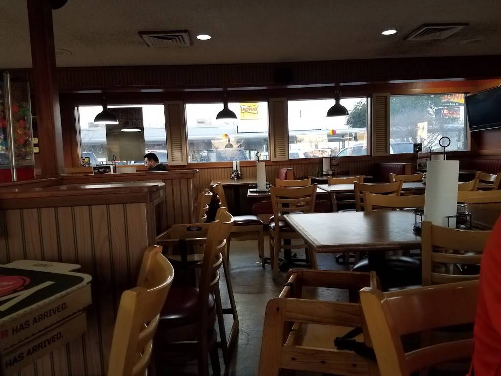 Pizza Hut | restaurant | 945 US-90, Castroville, TX 78009, USA | 8309313901 OR +1 830-931-3901