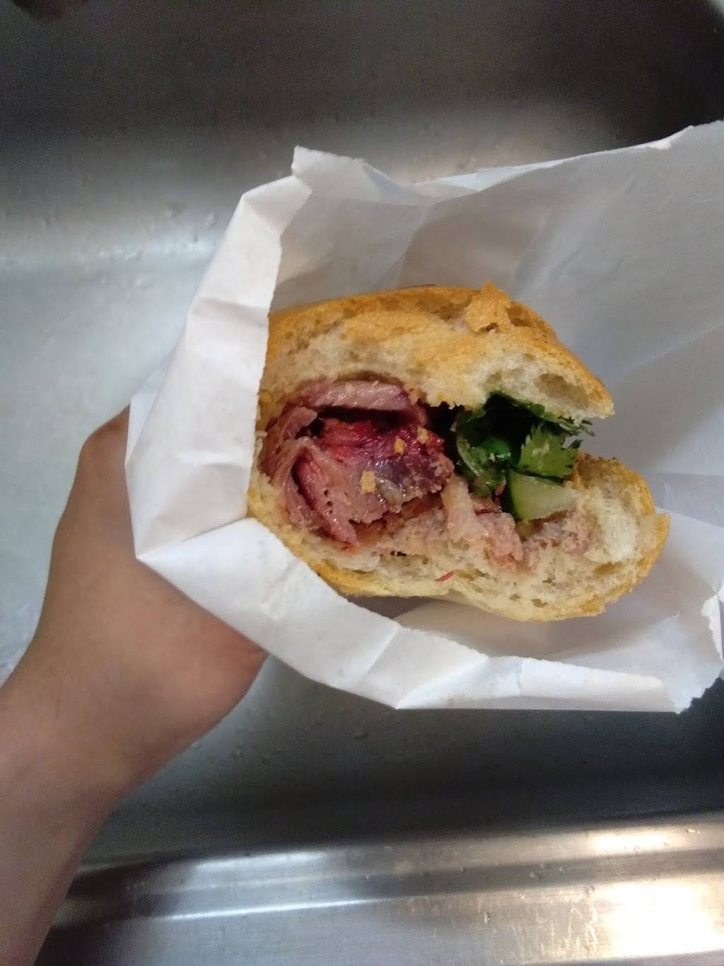 Lo Banh Mi Viet Hot Bread | restaurant | 3151 S 129th E Ave, Tulsa, OK 74134, USA | 9187796177 OR +1 918-779-6177