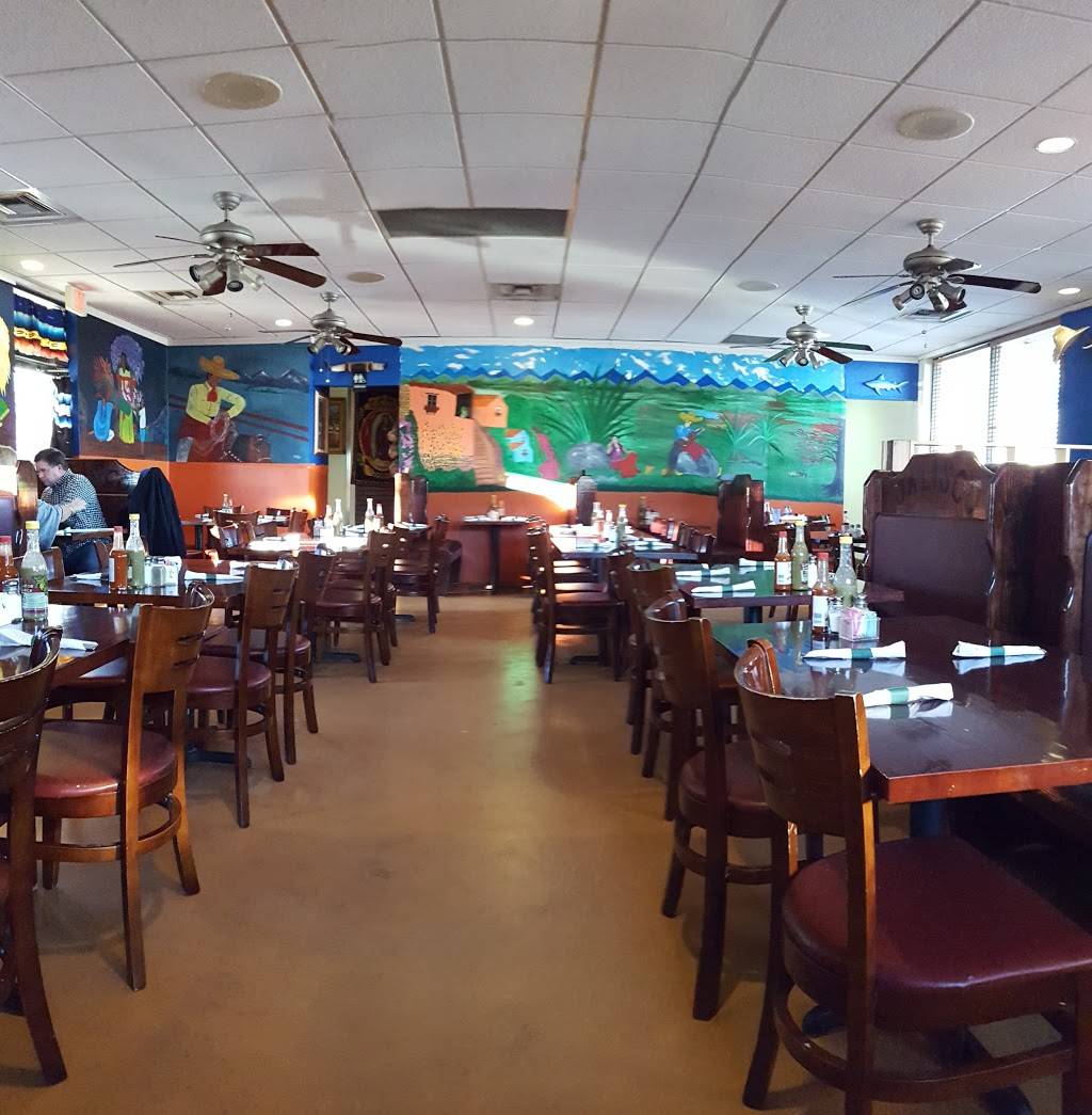 Hacienda Jalisco Mexican Restaurant | restaurant | 2105 E Main St, Galesburg, IL 61401, USA | 3093442957 OR +1 309-344-2957