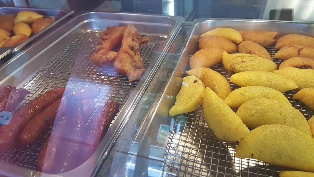 El Machetico Colombiano | restaurant | 153 S Main St, Lodi, NJ 07644, USA | 9737672804 OR +1 973-767-2804