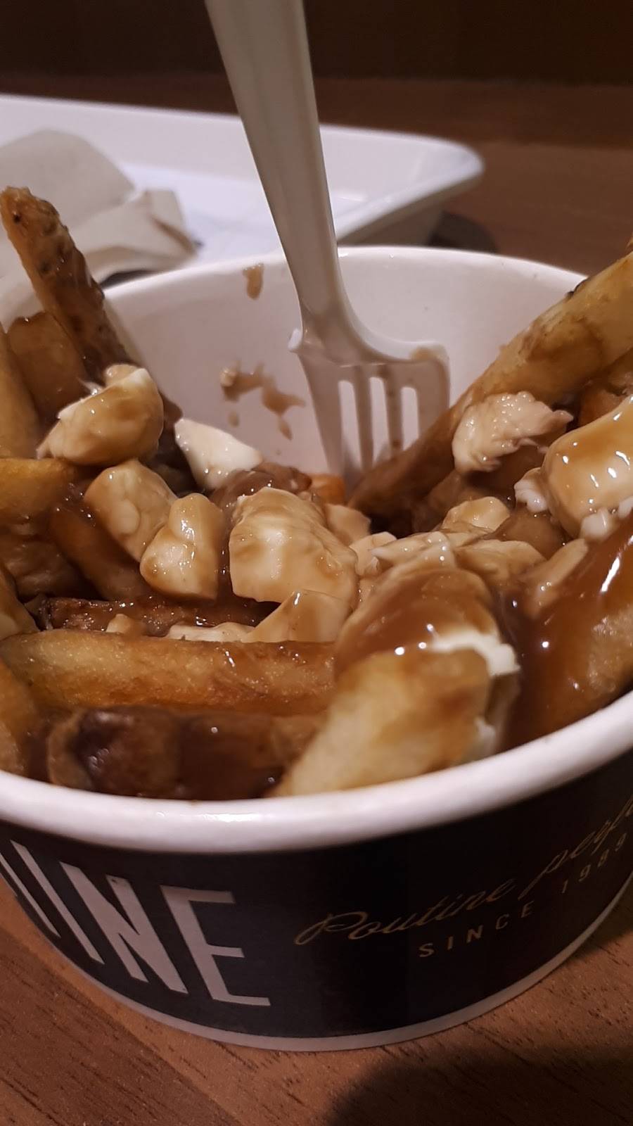 New York Fries - Limeridge Mall | restaurant | 999 Upper Wentworth Road Unit F11, Hamilton, ON L9A 4X5, Canada | 9053183284 OR +1 905-318-3284