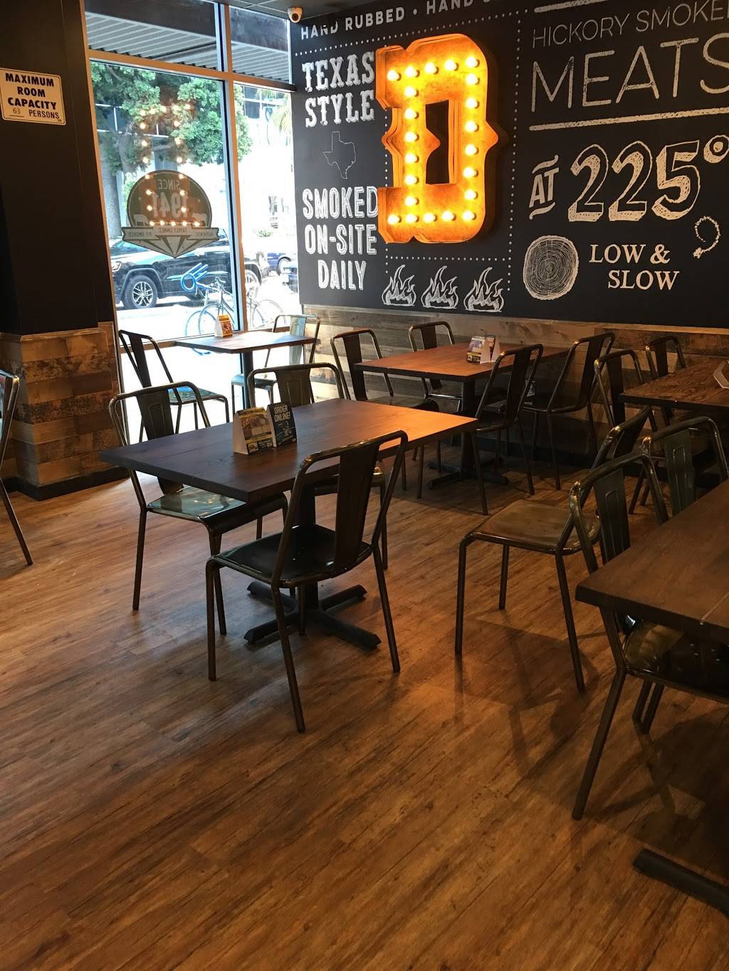 Dickeys Barbecue Pit | restaurant | 421 W Broadway, Long Beach, CA 90802, USA | 5624323005 OR +1 562-432-3005