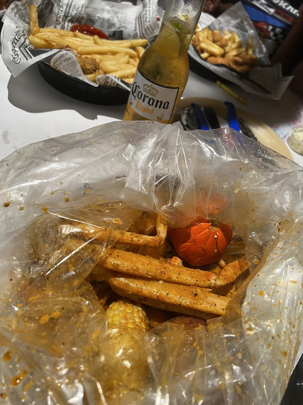 Hook & Reel Cajun Seafood & Bar | restaurant | 7562 W Commercial Blvd, Lauderhill, FL 33319, USA | 9545336679 OR +1 954-533-6679