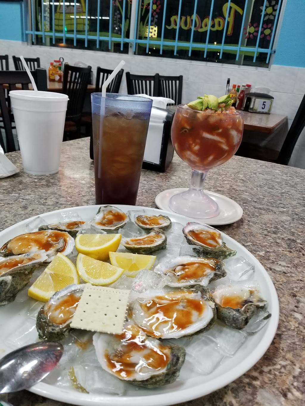 La Playa Restaurant | restaurant | 3201 W Poplar St, San Antonio, TX 78228, USA | 2107358715 OR +1 210-735-8715