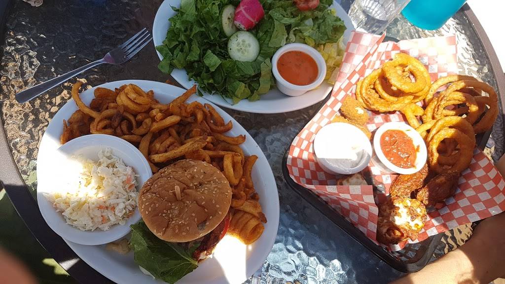 Au Petit Relais | restaurant | 1242 Rue Principale, Batiscan, QC G0X 1A0, Canada | 4183620335 OR +1 418-362-0335