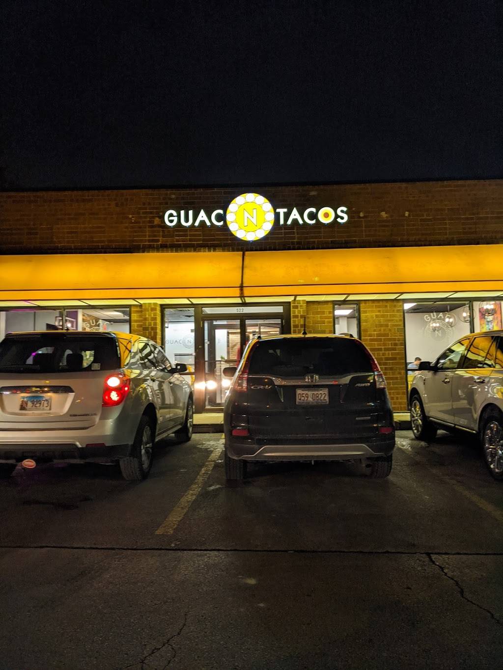 Guac N Tacos | restaurant | 522 W North Ave, Elmhurst, IL 60126, USA | 6303593155 OR +1 630-359-3155