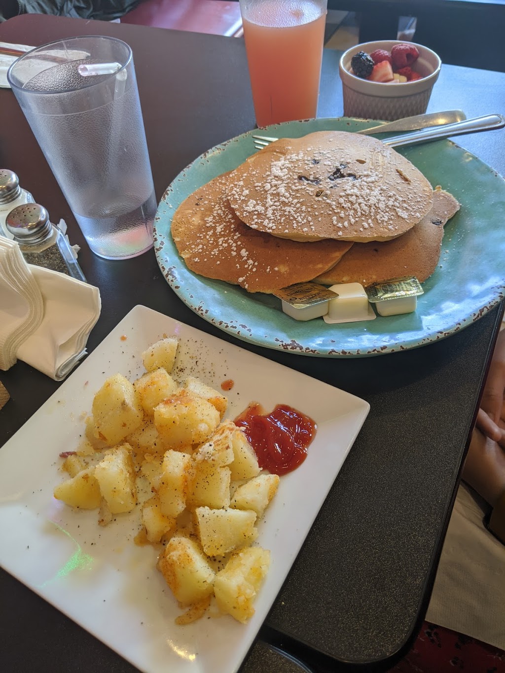 Mass Ave Diner - Breakfast Lunch Dinner | restaurant | 906 Massachusetts Ave, Cambridge, MA 02139, USA | 6178645301 OR +1 617-864-5301