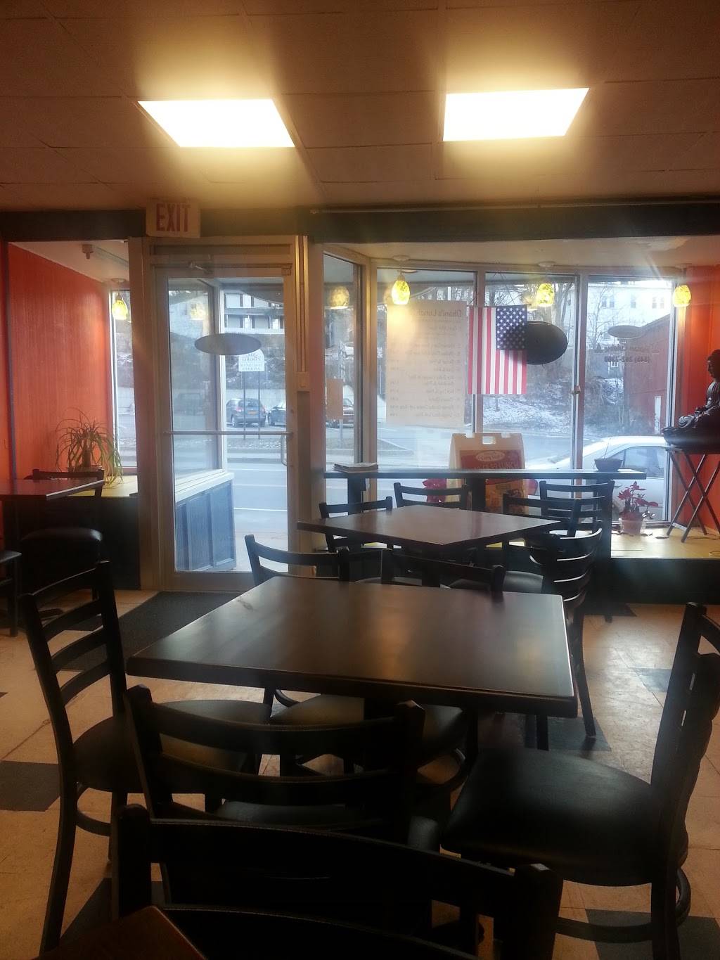 Dhanis Curry Melt | restaurant | 109 S Main St, Liberty, NY 12754, USA | 8452927360 OR +1 845-292-7360