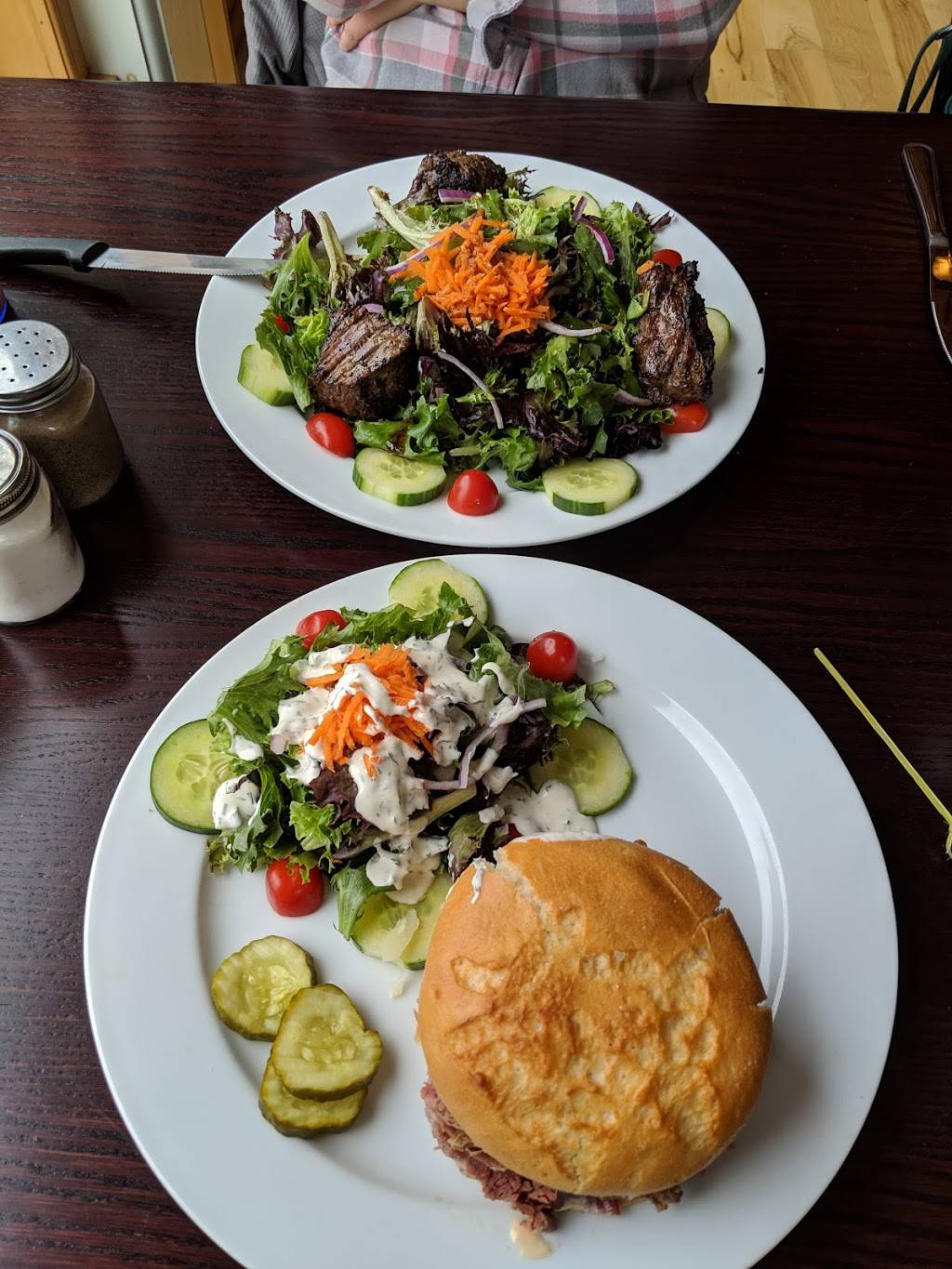 The River Tap & Grill | restaurant | 52 Golf Course Ln, Hollis, ME 04042, USA | 2072989620 OR +1 207-298-9620