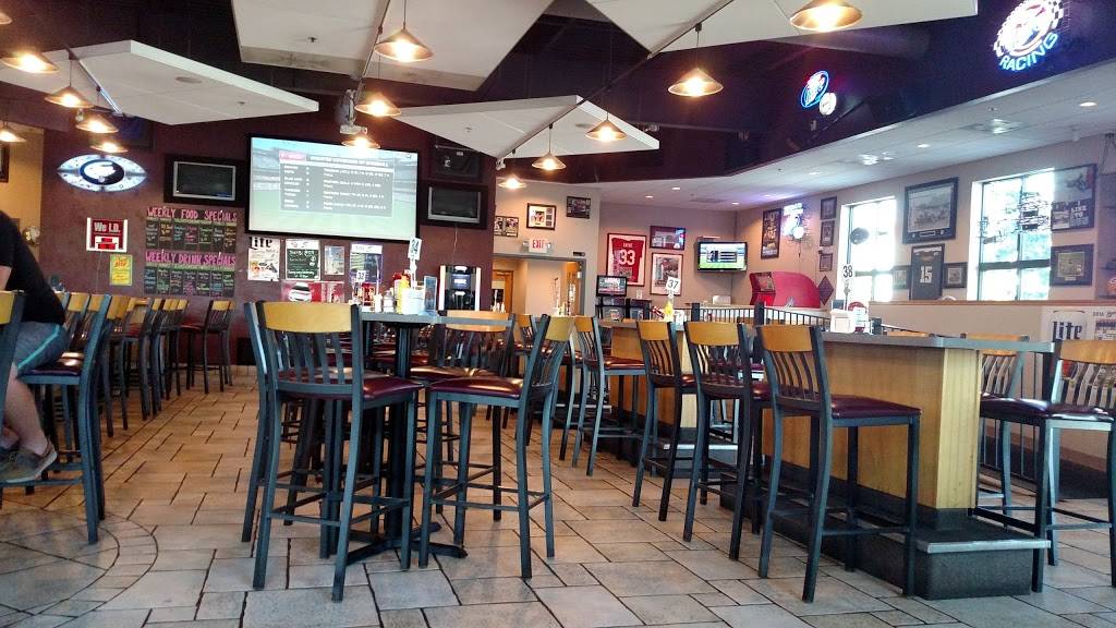 5th Quarter Sports Bar & Banquet Hall | restaurant | 2101 American Dr, Little Chute, WI 54140, USA | 9206879751 OR +1 920-687-9751