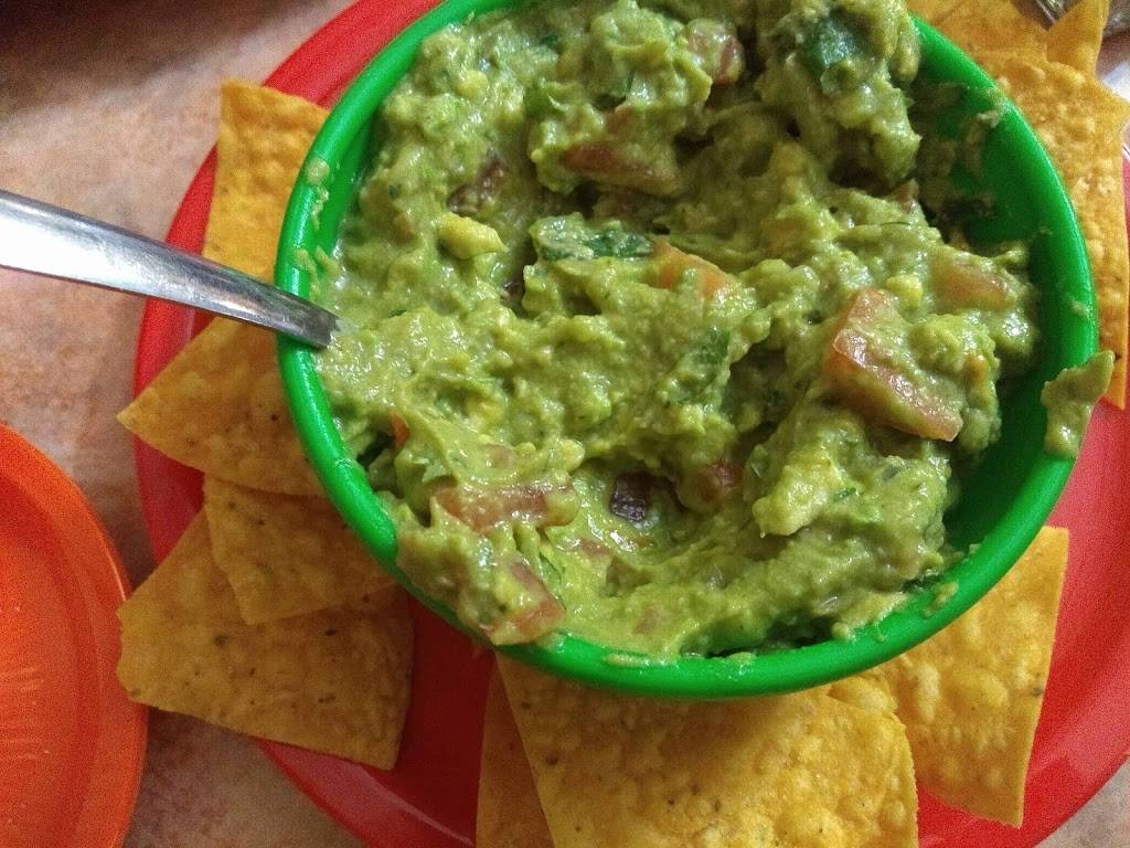 Tortacos Soto | restaurant | 1138 Broadway, Rockford, IL 61104, USA | 8159636558 OR +1 815-963-6558