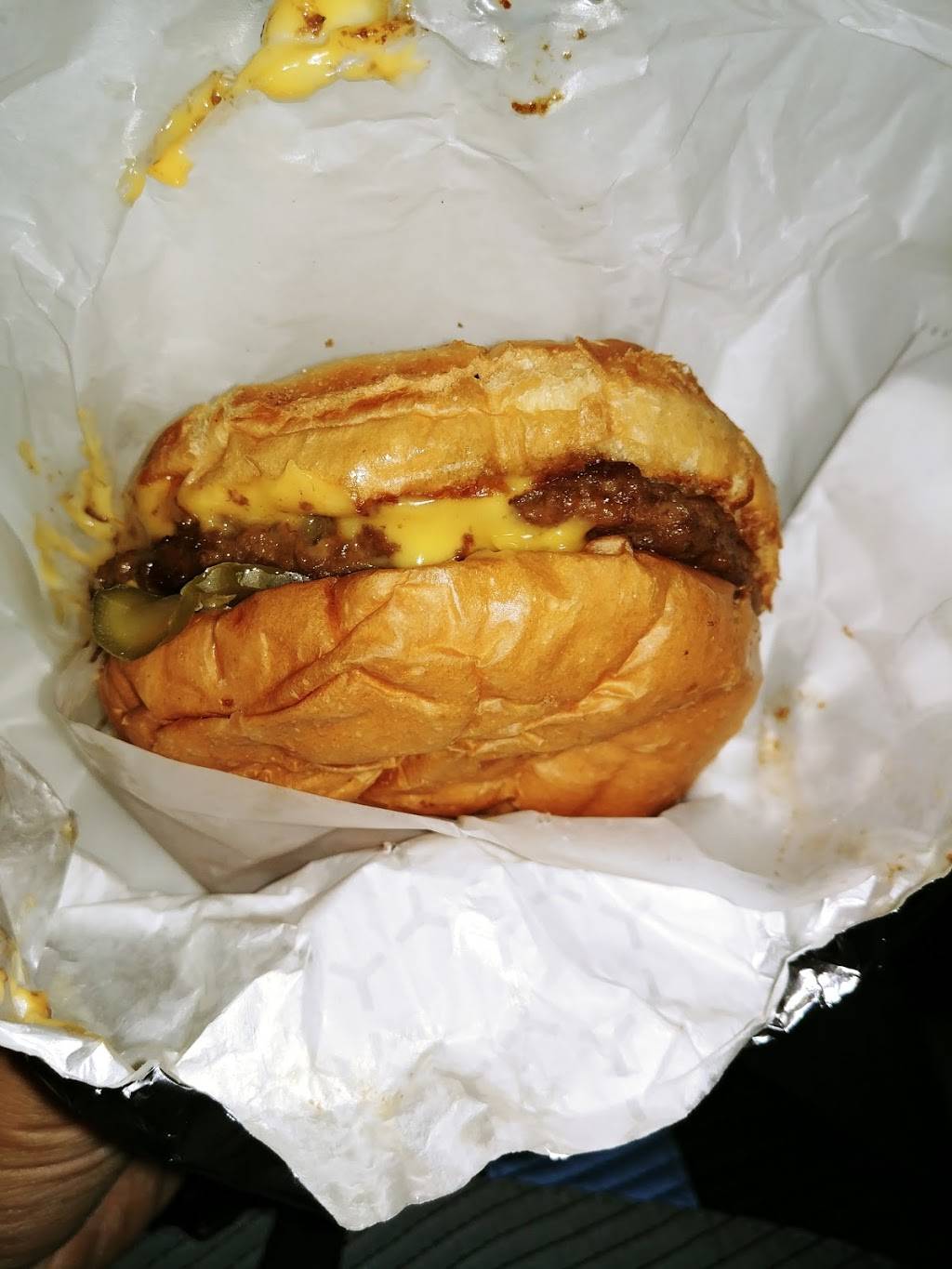 Swensons (North Olmsted) Drive-In Restaurants | restaurant | 27175 Lorain Rd, North Olmsted, OH 44070, USA | 2162901934 OR +1 216-290-1934