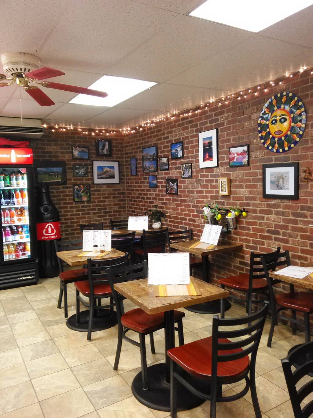 Romanos Pizzeria | restaurant | 8 Bessom St, Marblehead, MA 01945, USA | 7816318333 OR +1 781-631-8333