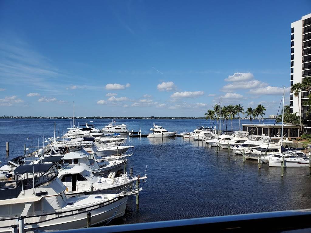 Pinchers | restaurant | 2360 W First St, Fort Myers, FL 33901, USA | 2392457049 OR +1 239-245-7049