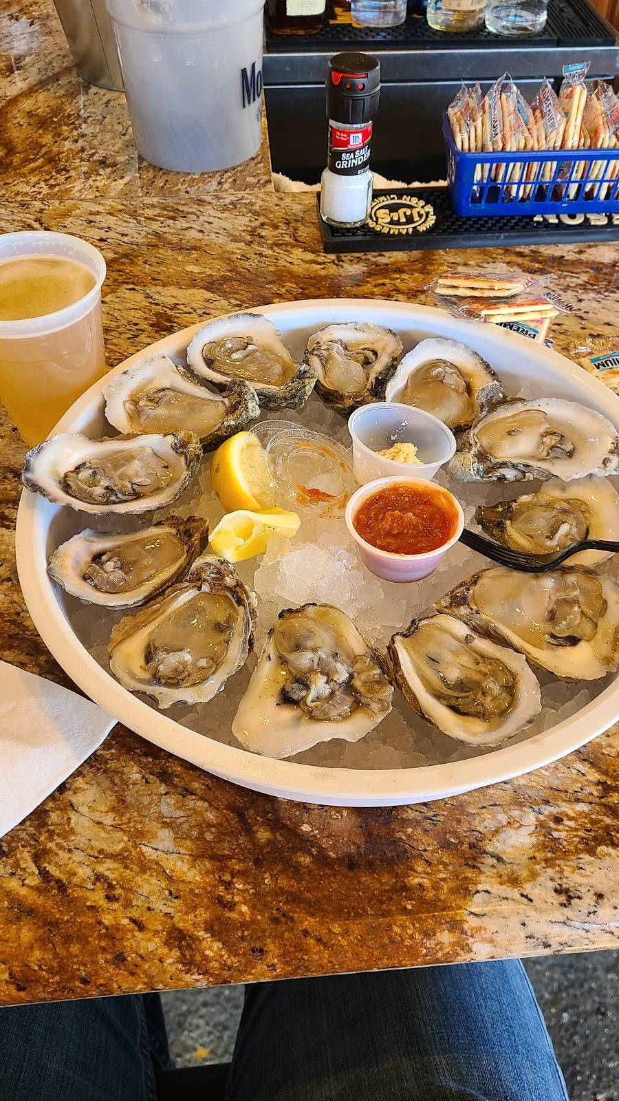 The Crawfish House | restaurant | 1801 Government St #3942, Ocean Springs, MS 39564, USA | 2282151689 OR +1 228-215-1689