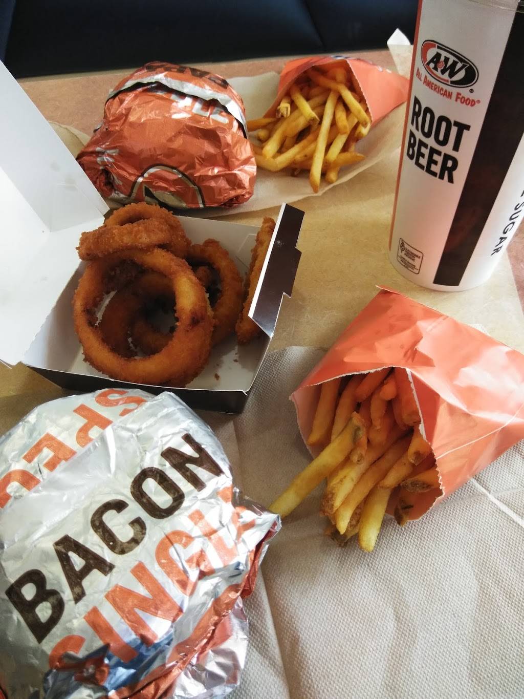 A&W Restaurant | restaurant | 2705 W Monte Vista Ave, Turlock, CA 95380, USA | 2096561222 OR +1 209-656-1222