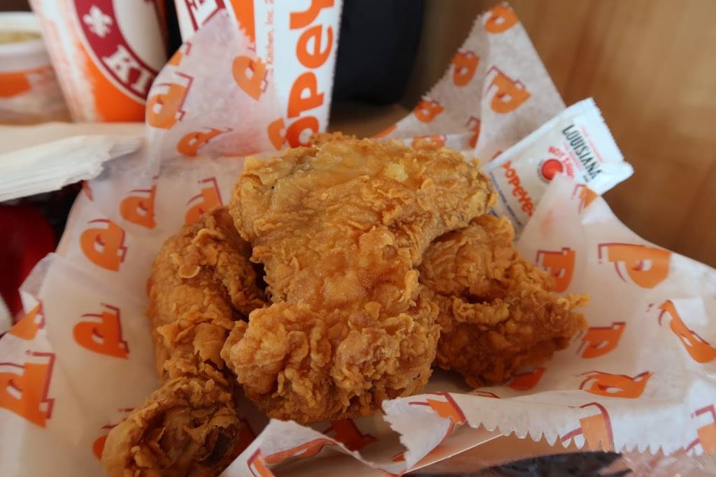 Popeyes Louisiana Kitchen | restaurant | 1110 US-1, Vero Beach, FL 32960, USA | 7724941900 OR +1 772-494-1900