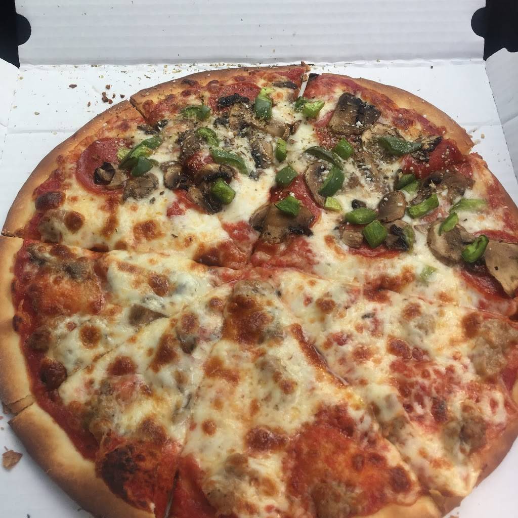 Najeras Pizza Place | restaurant | 146 N Main St, Dousman, WI 53118, USA | 2629653333 OR +1 262-965-3333