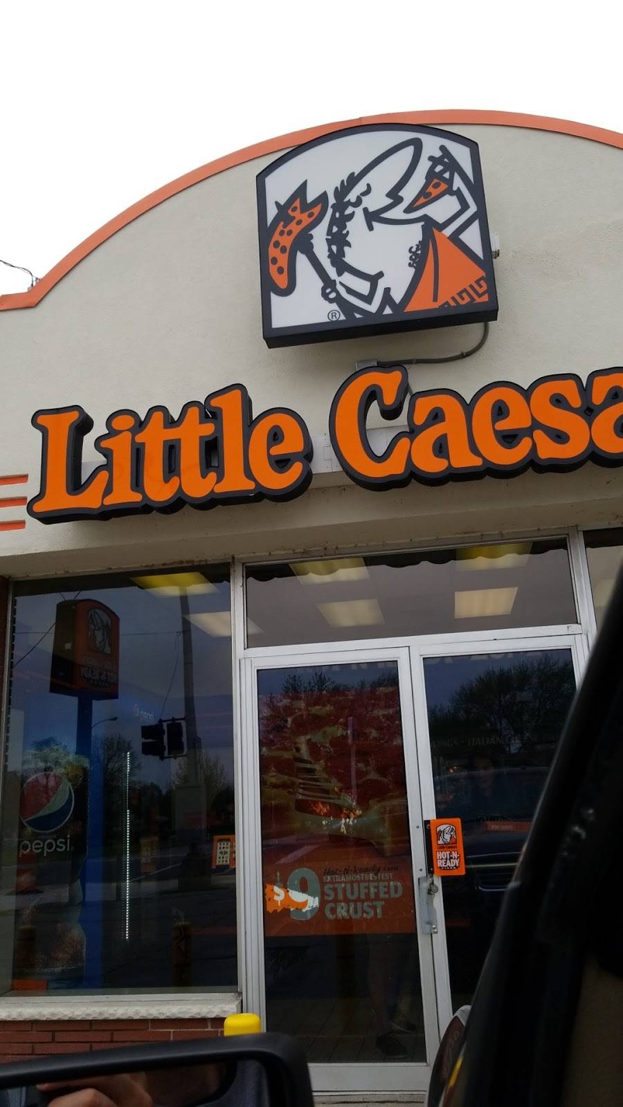 Little Caesars Pizza | meal takeaway | 2340 West Rd, Trenton, MI 48183, USA | 7343621900 OR +1 734-362-1900