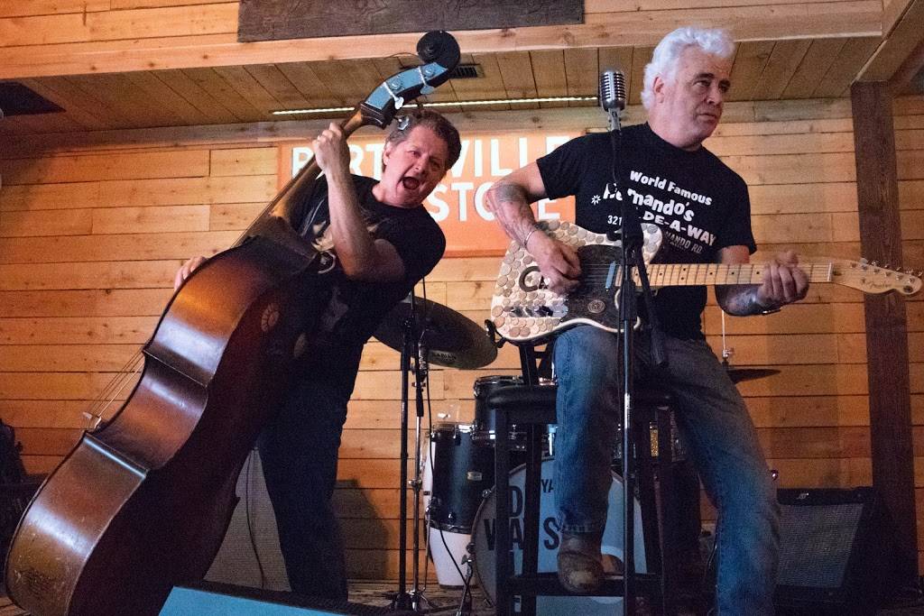 Bartonville Food Store | restaurant | 96 McMakin Rd, Bartonville, TX 76226, USA | 9402413301 OR +1 940-241-3301