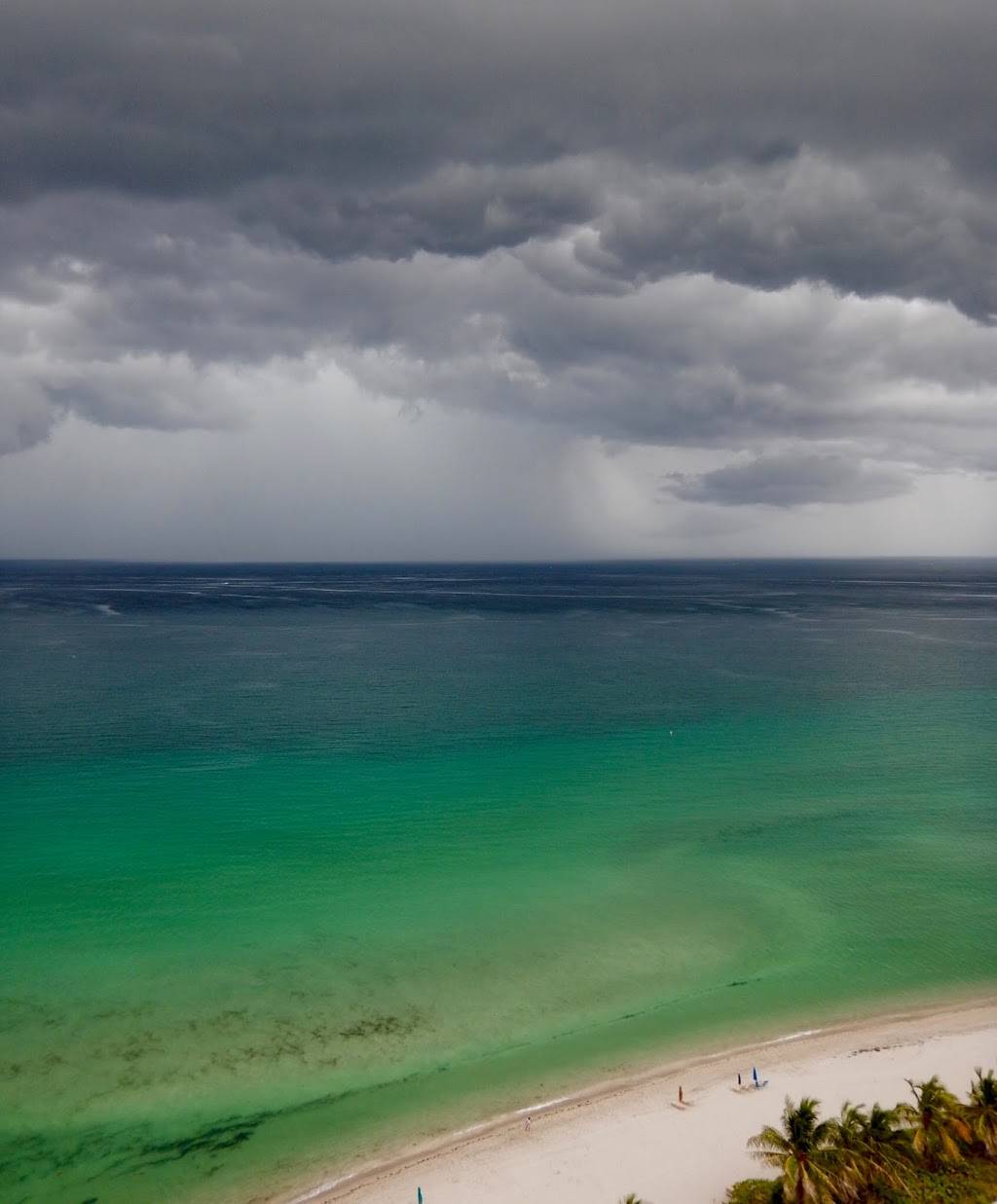 Ocean Breeze Lounge & Restaurant | restaurant | 1960 S Ocean Dr, Hallandale Beach, FL 33009, USA | 9543627096 OR +1 954-362-7096