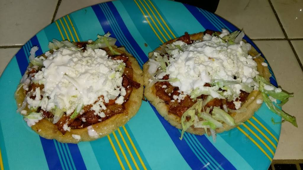 El Pueblito | restaurant | 1027 Dillerville Rd, Lancaster, PA 17603, USA | 7173939411 OR +1 717-393-9411