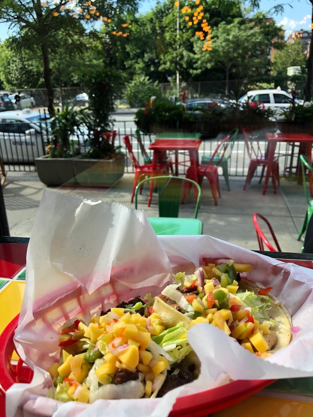 Amelias Taqueria | restaurant | 1076 Boylston St, Boston, MA 02215, USA | 8572332100 OR +1 857-233-2100