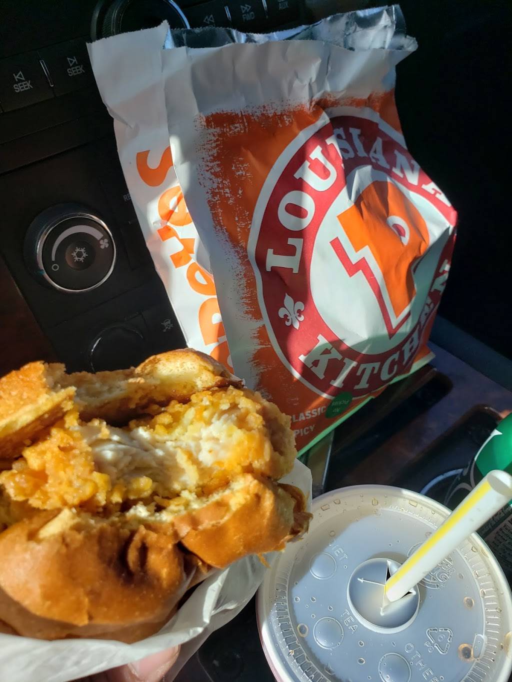 Popeyes Louisiana Kitchen | restaurant | 5101 Quebec St, Commerce City, CO 80022, USA | 3032860123 OR +1 303-286-0123