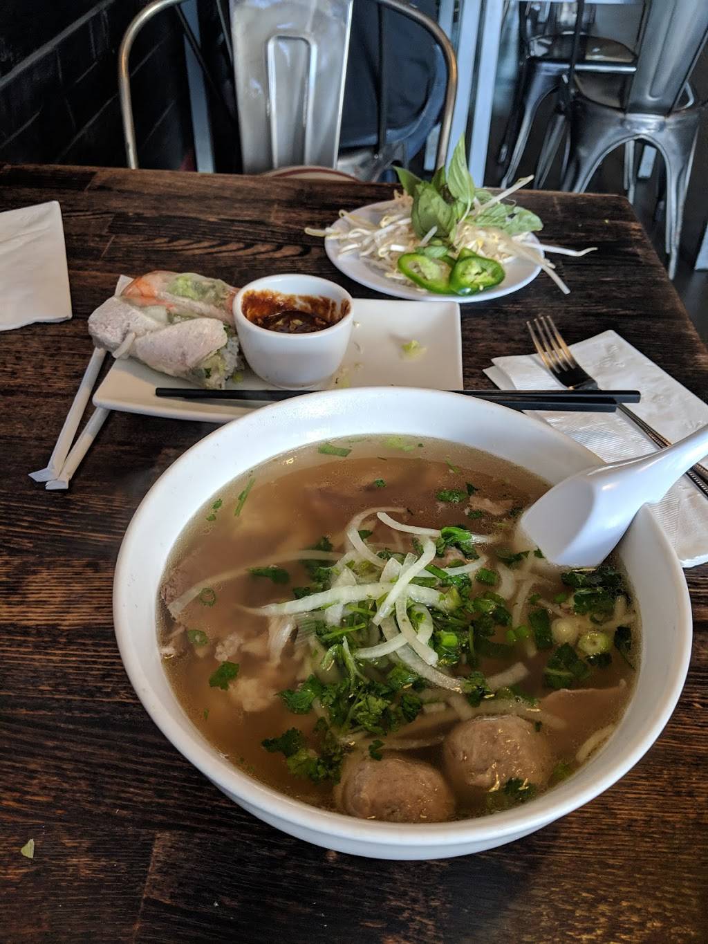 Indochine Vien | restaurant | 3110 Glendale Blvd, Los Angeles, CA 90039, USA | 3236679591 OR +1 323-667-9591