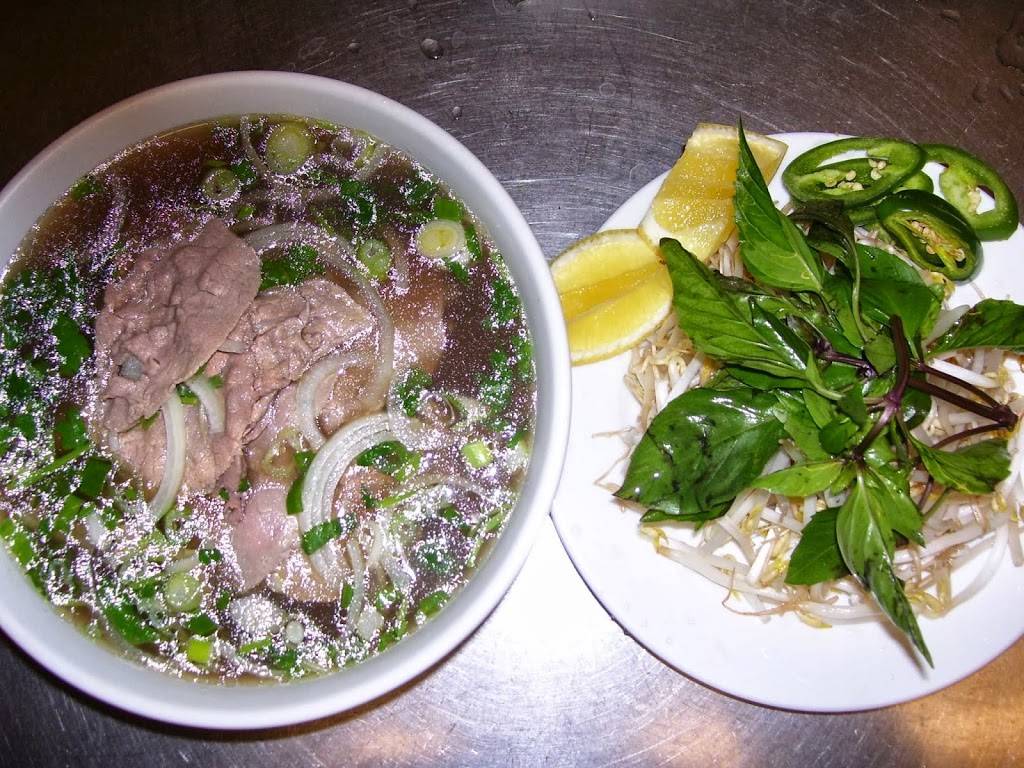 Thanh Binh Restaurant (Phở) | restaurant | 2119 E Ball Rd, Anaheim, CA 92806, USA | 7146359531 OR +1 714-635-9531