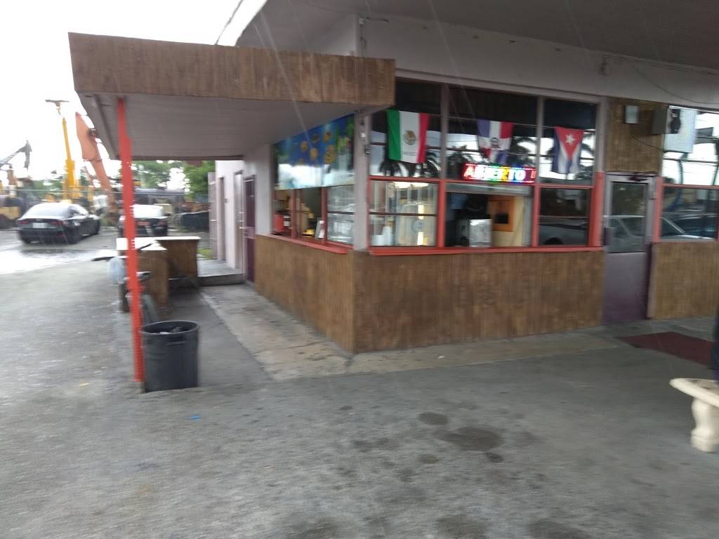 Las Brisas De Tampa | restaurant | 13505 NW 42nd Ave, Opa-locka, FL 33054, USA | 7864748832 OR +1 786-474-8832