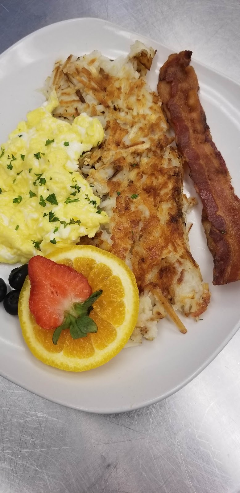 The Cove | restaurant | 416 Lemoyne Rd, Lemoyne, NE 69146, USA | 3083552102 OR +1 308-355-2102