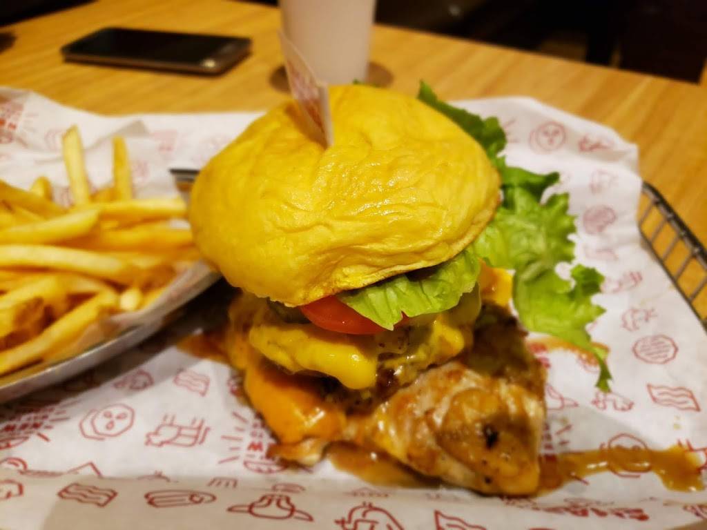 Smashburger | restaurant | 3948 Rivermark Plaza, Santa Clara, CA 95054, USA | 4082909660 OR +1 408-290-9660
