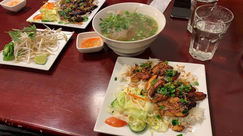 Pho Chi | restaurant | 20 Montgomery Village Ave, Gaithersburg, MD 20879, USA | 3012088018 OR +1 301-208-8018
