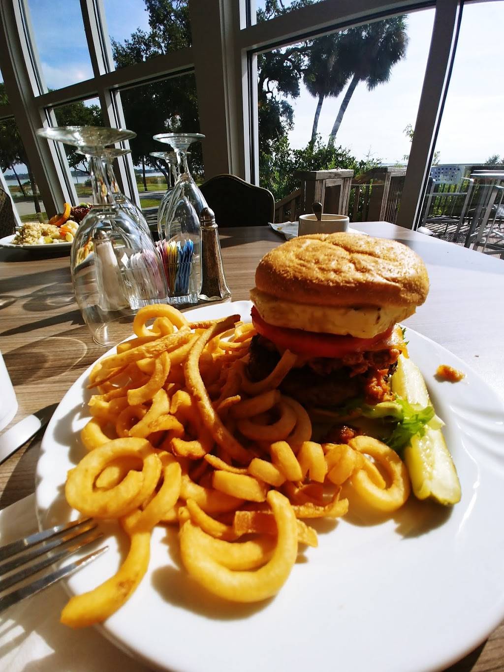 Traditions Restaraunt | restaurant | Beaufort, SC 29902, USA | 8432281566 OR +1 843-228-1566