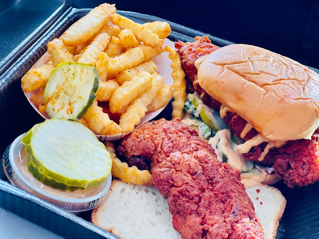 Daves Hot Chicken | restaurant | 9040 W Sahara Ave, Las Vegas, NV 89117, USA | 7028435455 OR +1 702-843-5455