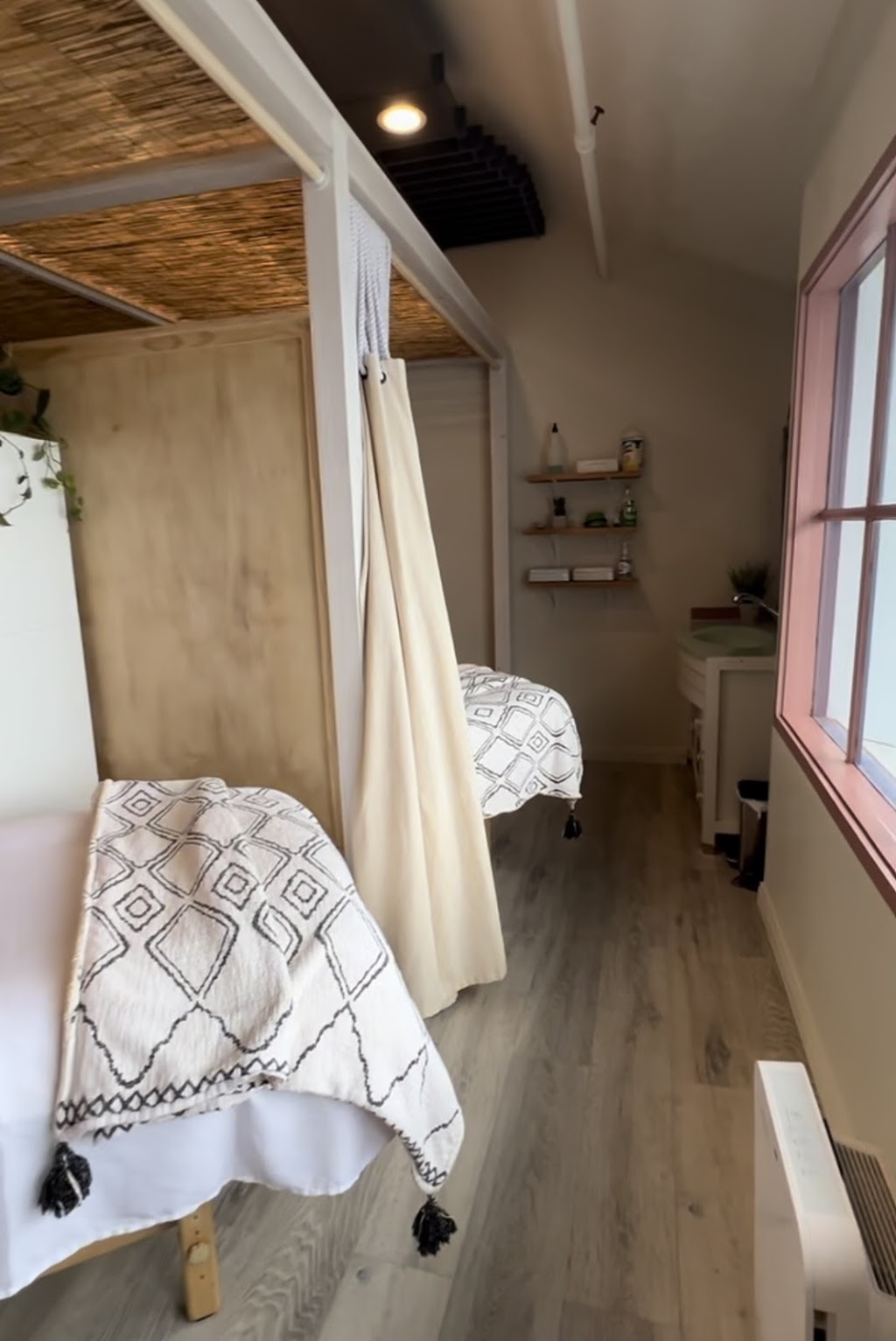 Skinned | restaurant | 4911 Warner Ave Unit 203, Huntington Beach, CA 92649, USA | 7143189339 OR +1 714-318-9339