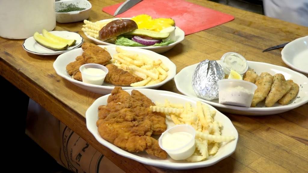 Traditions Restaurant & Pub | restaurant | 2739 Highway Ave, Highland, IN 46322, USA | 2198383100 OR +1 219-838-3100