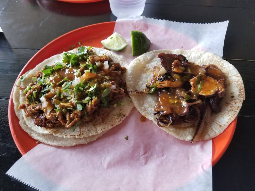 Revolver Taco Lounge | restaurant | 2701 Main St, Dallas, TX 75226, USA | 2142727163 OR +1 214-272-7163