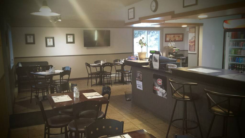 Restaurant Carrefour Du Roy | restaurant | 877 QC-309, Lac-des-Îles, QC J0W 1J0, Canada | 8195972406 OR +1 819-597-2406