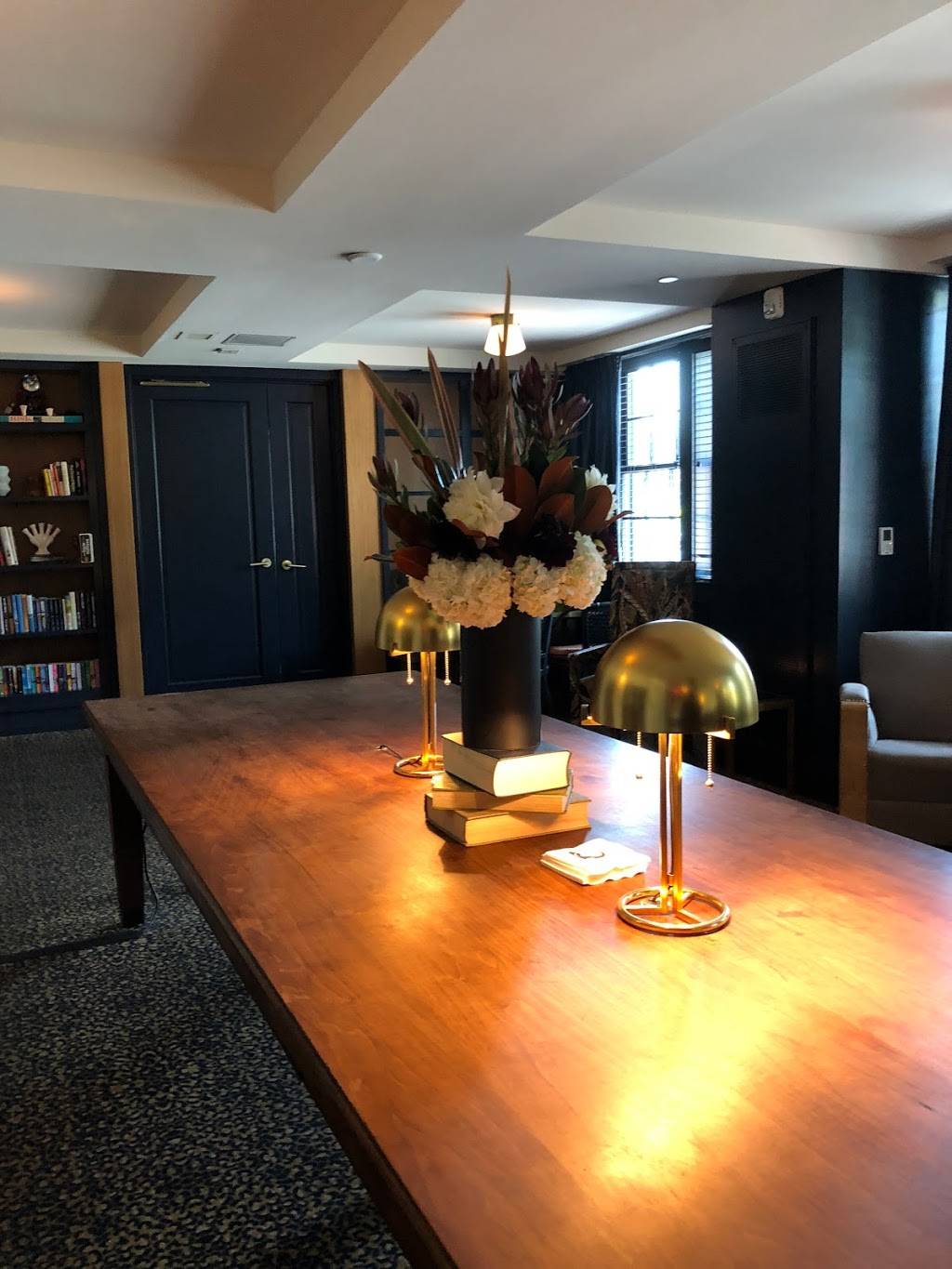 Tiny Lous | restaurant | 789 Ponce De Leon Ave NE, Atlanta, GA 30306, USA | 4704850085 OR +1 470-485-0085