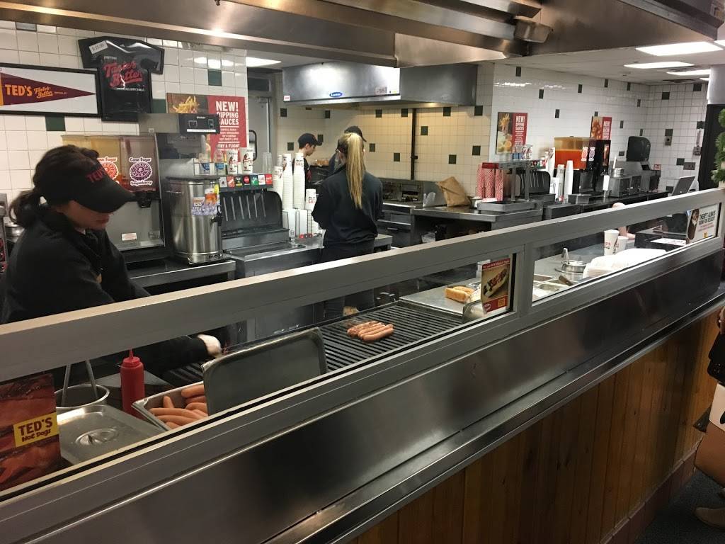 Teds Hot Dogs | restaurant | 4878 Transit Rd, Lancaster, NY 14086, USA | 7166687533 OR +1 716-668-7533