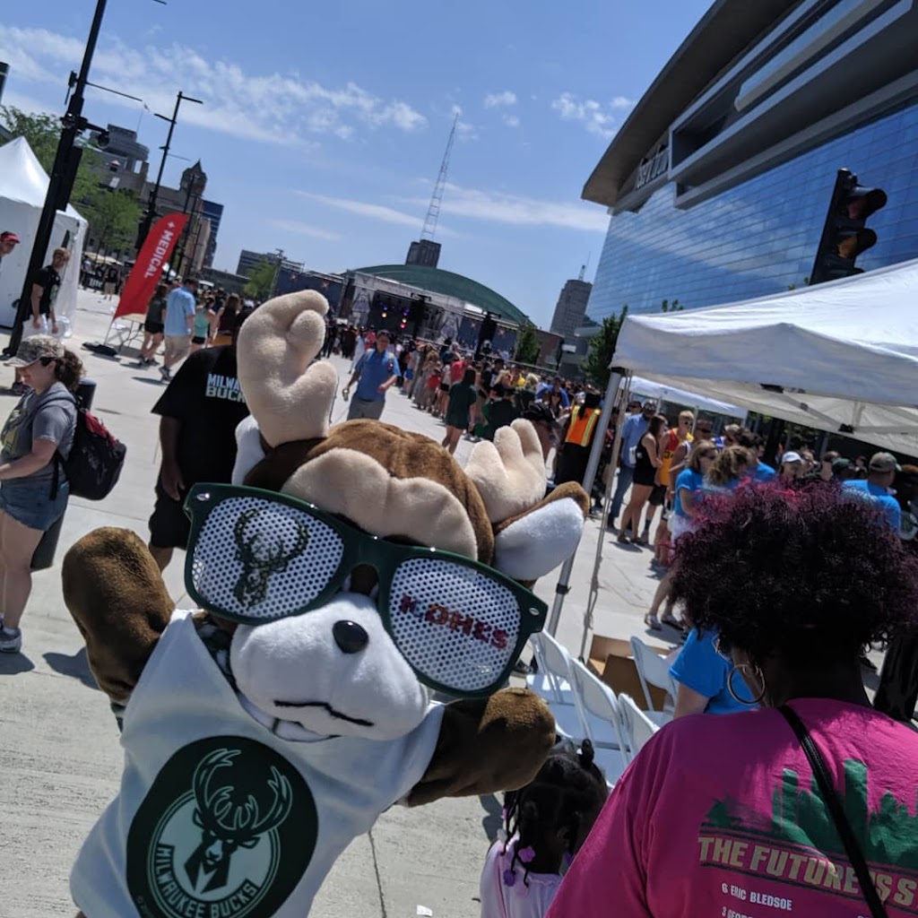 The Beer Garden | restaurant | 1133 N Old World 3rd St, Milwaukee, WI 53203, USA | 4149080401 OR +1 414-908-0401