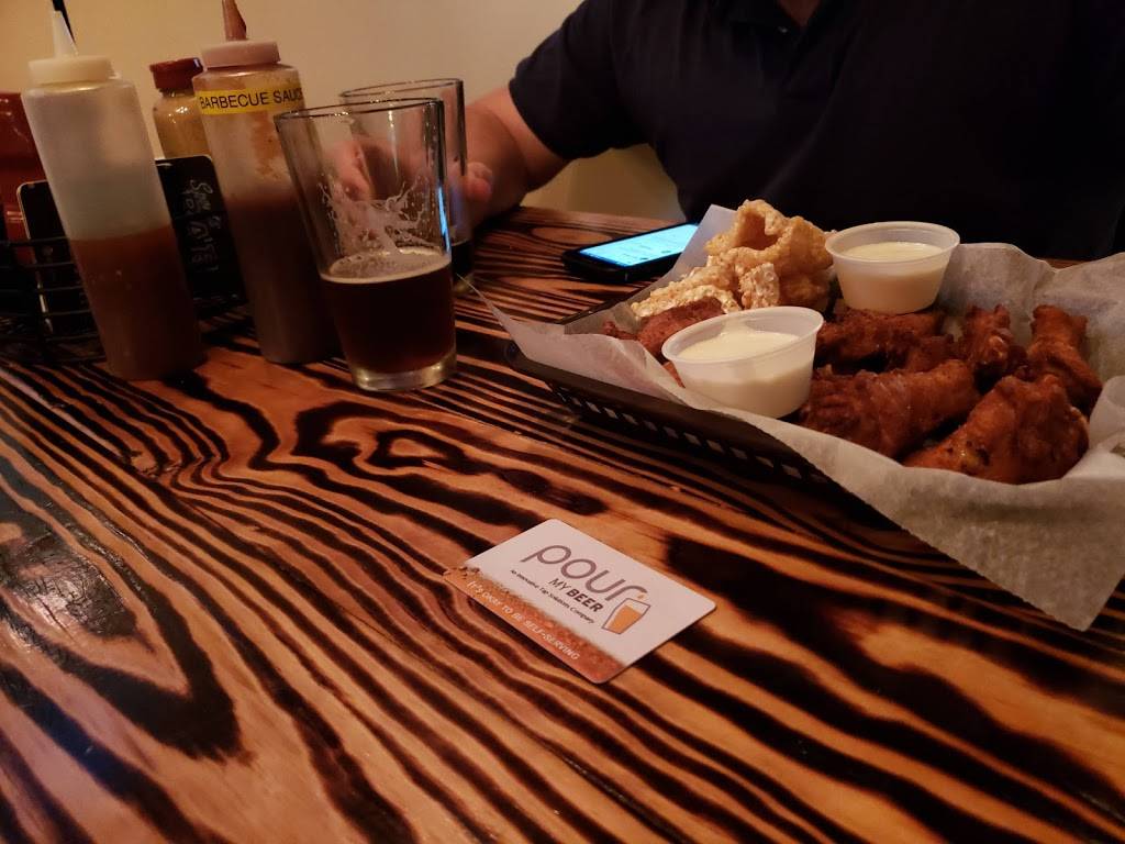 Auggies Draft Room | restaurant | 3 St George St, St. Augustine, FL 32085, USA | 9049071317 OR +1 904-907-1317