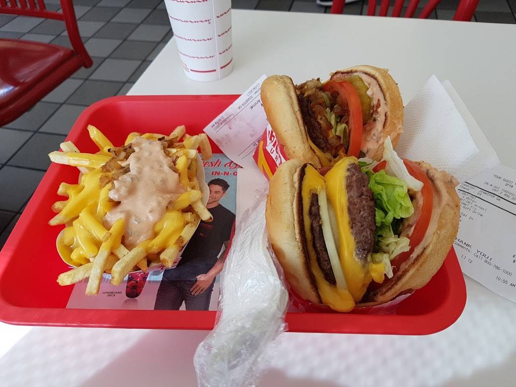 In-N-Out Burger | restaurant | 26482 Towne Centre Dr, Foothill Ranch, CA 92610, USA | 8007861000 OR +1 800-786-1000
