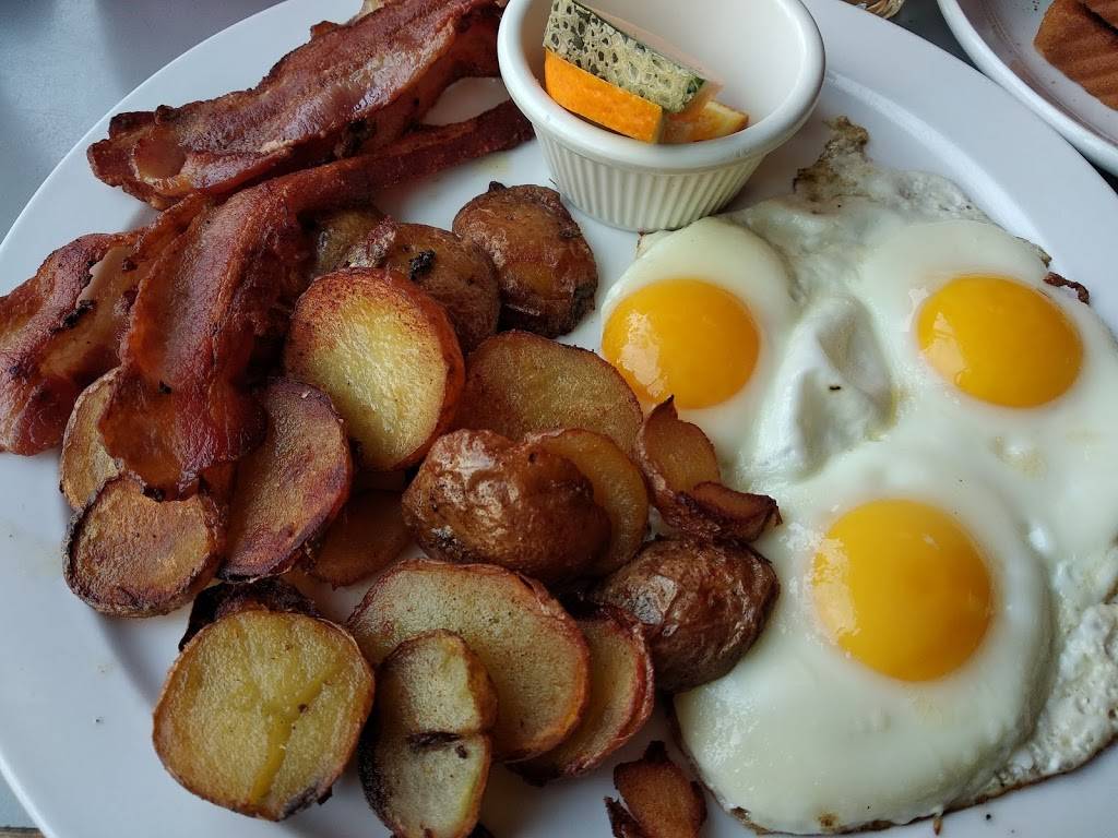 New York Cafe | restaurant | 757 Broadview Ave, Toronto, ON M4K 2P6, Canada | 4167784444 OR +1 416-778-4444