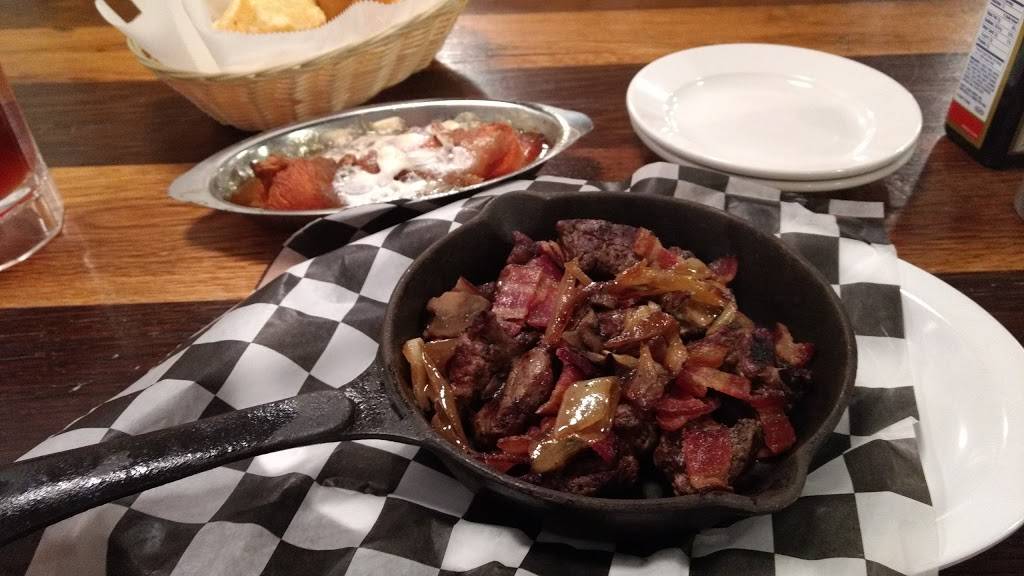 Urban Farmhouse | restaurant | 15 Central Blvd, Highland, IL 62249, USA | 6186510007 OR +1 618-651-0007