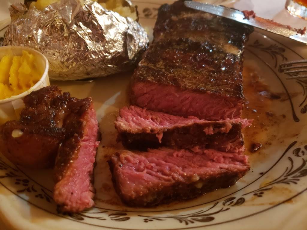 Golden Horn Steak and Seafood Restaurant | restaurant | 5286 N Frontage Rd, Columbus, MS 39701, USA | 6623284509 OR +1 662-328-4509