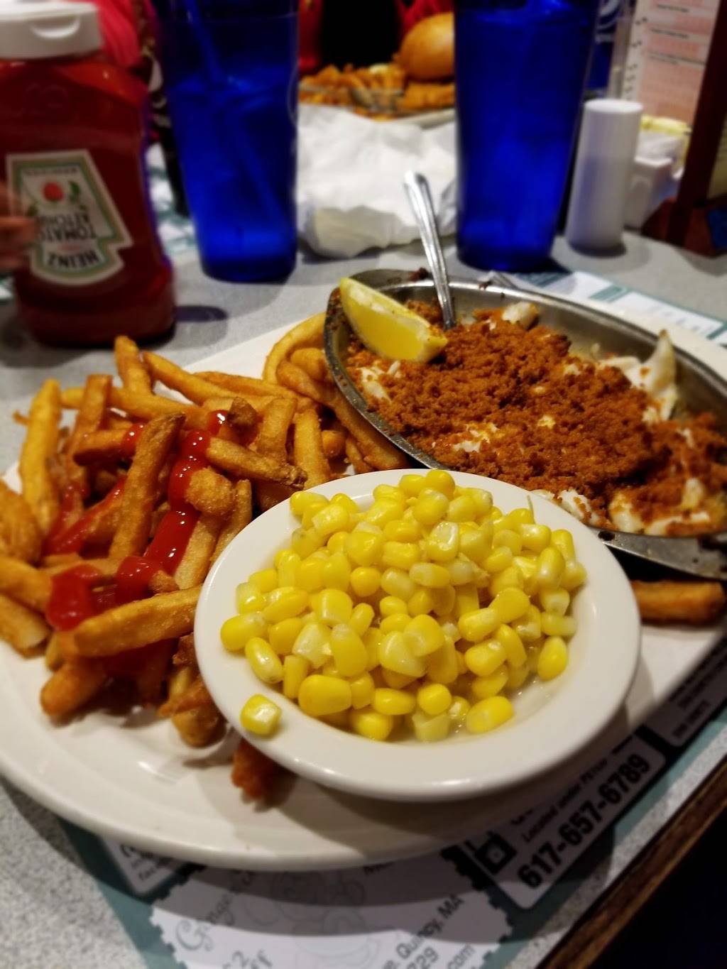 Grumpy Whites Restaurant | restaurant | 211 Sea St, Quincy, MA 02169, USA | 6177702835 OR +1 617-770-2835